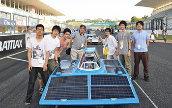 写真:4時間耐久レース出場の様子