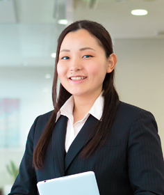 写真:情報通信工学科 2013年卒業 矢野 裕佳さん