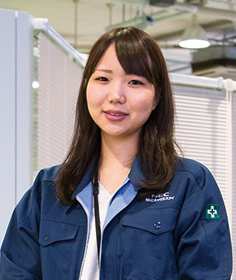 写真:情報システム工学科 2014年卒業 日高 希望さん