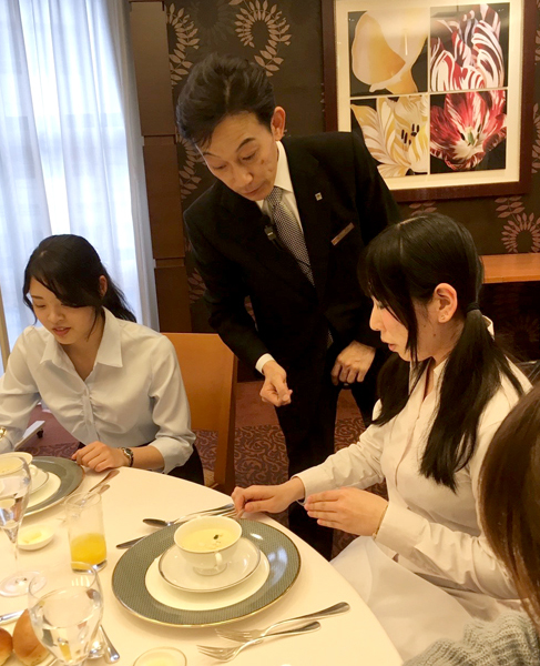 Fit女子会の2月 テーブルマナー講座 トピックス 福岡工業大学