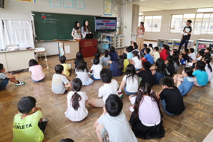 古賀市 福工大連携 タイ人留学生2名が舞の里小学校3年生と一日交流 トピックス 新着情報 福岡工業大学 古賀市 福工大連携 タイ人留学生2名が舞の里小学校3年生と一日交流 トピックス 新着情報 福岡工業大学